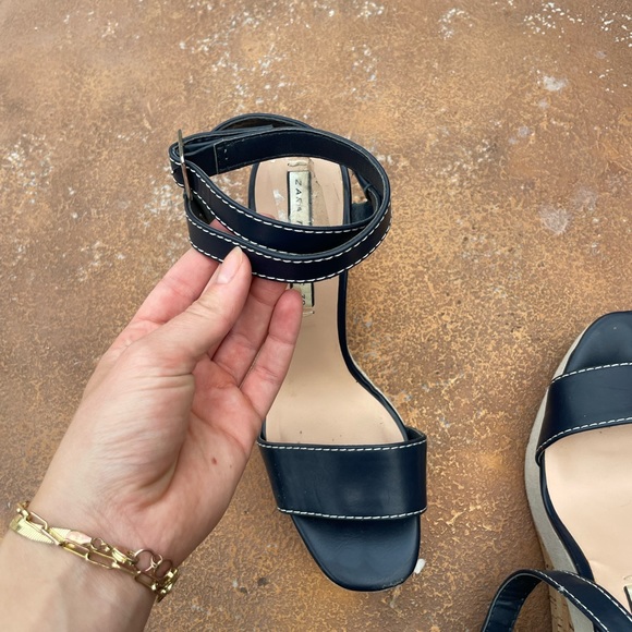 Classy Zara navy blue wedges sz 8.5 - Picture 2 of 6
